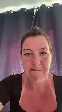 Snapshot of NatiLove35 chatting on 02.18.26 NatiLove35 online show from 02.18.26