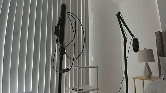 Snapshot of atenea_erotic chatting on 11.13.25 atenea erotic online show from 11.13.25