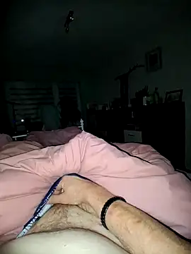 Snapshot of schlonzi81 chatting on 11.24.25 schlonzi81 online show from 11.24.25