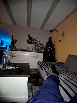 Snapshot of schlonzi81 chatting on 12.17.25 schlonzi81 online show from 12.17.25