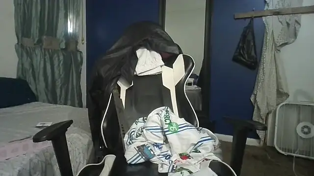 Snapshot of hotNReady6969 chatting on 03.11.25 hotNReady6969 online show from 03.11.25