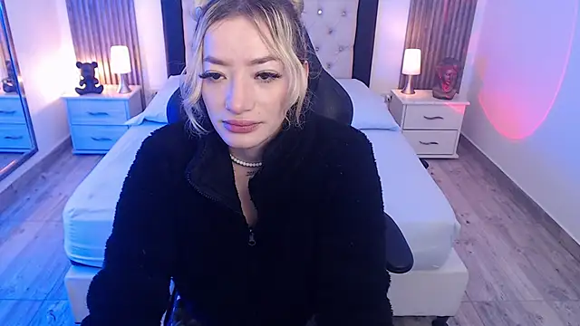 zoe jones13 online show from 09.27.25