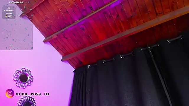 Snapshot of Mia_ross16 chatting on 12.20.24 Mia ross16 online show from 12.20.24