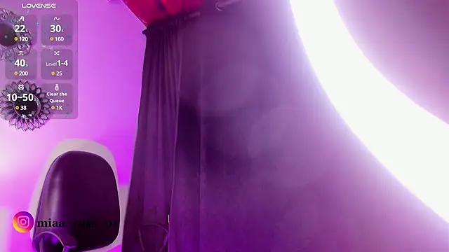 Snapshot of Mia_ross16 chatting on 12.21.24 Mia ross16 online show from 12.21.24