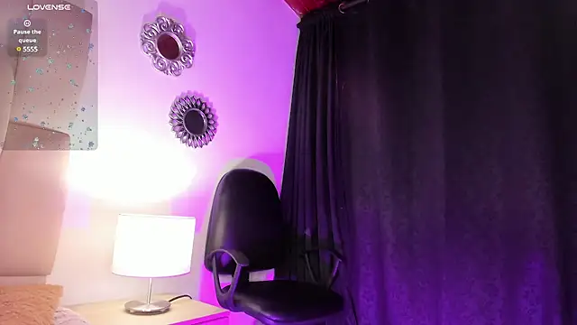 Snapshot of Mia_ross16 chatting on 12.30.24 Mia ross16 online show from 12.30.24