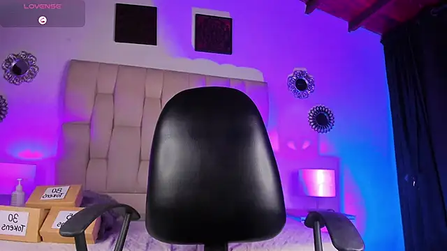 Snapshot of Mia_ross16 chatting on 01.13.25 Mia ross16 online show from 01.13.25