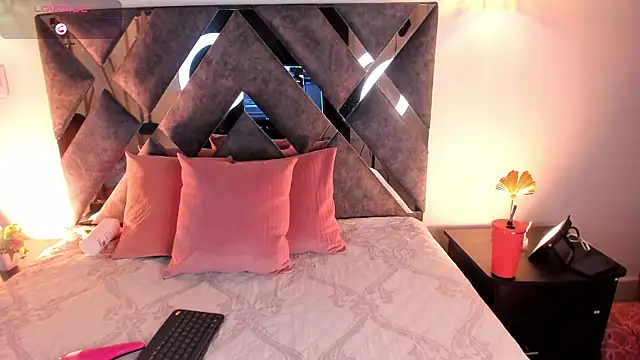 Snapshot of Mia_ross16 chatting on 02.04.25 Mia ross16 online show from 02.04.25