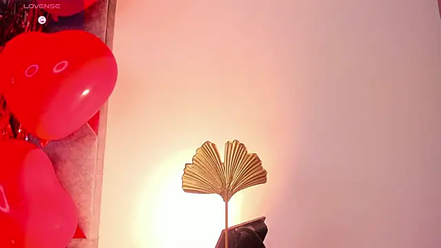 Snapshot of Mia_ross16 chatting on 02.14.25 Mia ross16 online show from 02.14.25