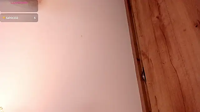 Snapshot of Mia_ross16 chatting on 02.21.25 Mia ross16 online show from 02.21.25