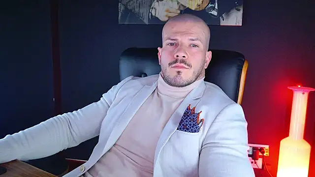 Snapshot of AngeloEric chatting on 12.11.24 AngeloEric online show from 12.11.24