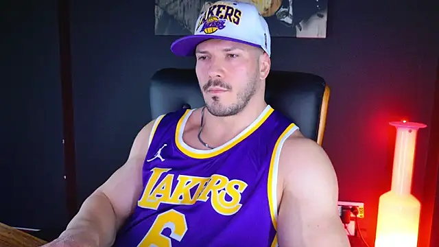 Snapshot of AngeloEric chatting on 12.12.24 AngeloEric online show from 12.12.24