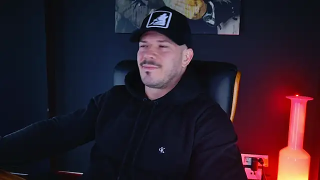 Snapshot of AngeloEric chatting on 12.16.24 AngeloEric online show from 12.16.24