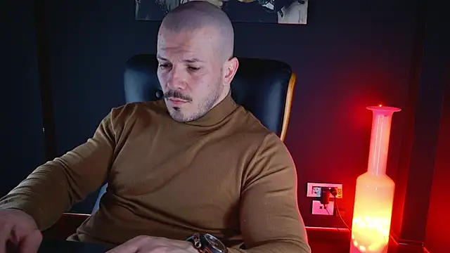 Snapshot of AngeloEric chatting on 12.17.24 AngeloEric online show from 12.17.24