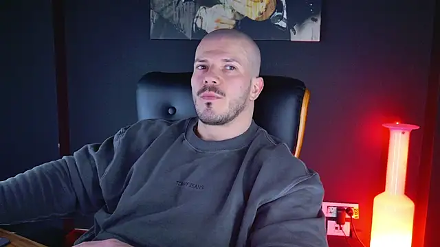 Snapshot of AngeloEric chatting on 12.20.24 AngeloEric online show from 12.20.24