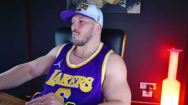 Snapshot of AngeloEric chatting on 01.03.25 AngeloEric online show from 01.03.25