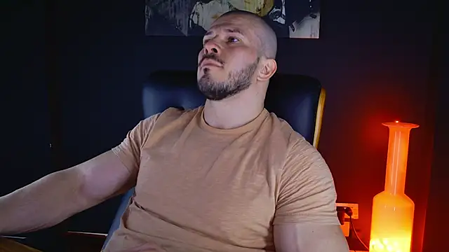 Snapshot of AngeloEric chatting on 01.10.25 AngeloEric online show from 01.10.25