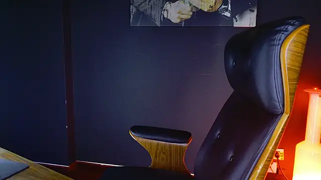 Snapshot of AngeloEric chatting on 01.10.25 AngeloEric online show from 01.10.25