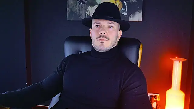 Snapshot of AngeloEric chatting on 01.13.25 AngeloEric online show from 01.13.25