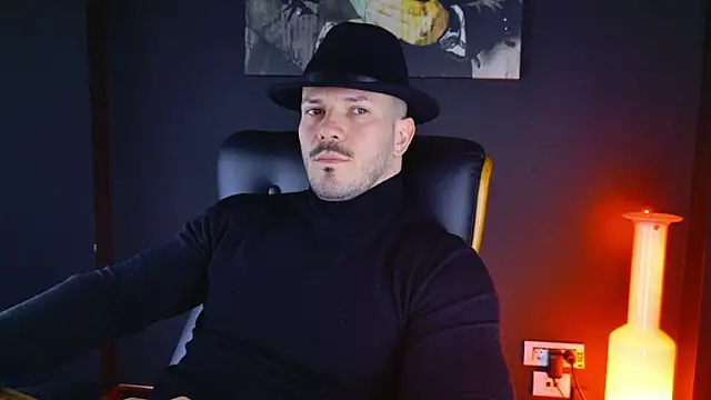 Snapshot of AngeloEric chatting on 01.13.25 AngeloEric online show from 01.13.25