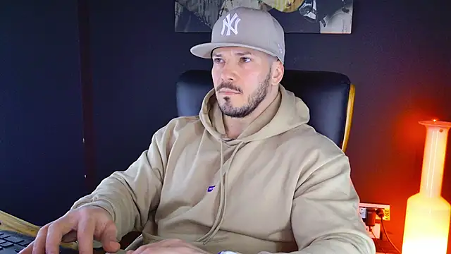 Snapshot of AngeloEric chatting on 01.26.25 AngeloEric online show from 01.26.25