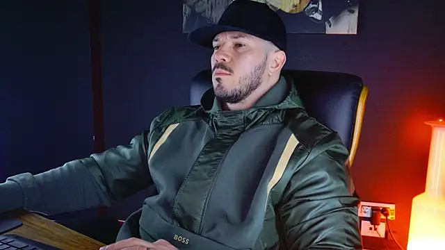 Snapshot of AngeloEric chatting on 01.30.25 AngeloEric online show from 01.30.25