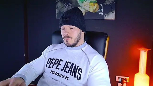 Snapshot of AngeloEric chatting on 01.31.25 AngeloEric online show from 01.31.25