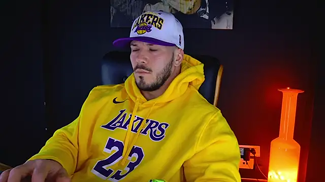 Snapshot of AngeloEric chatting on 02.03.25 AngeloEric online show from 02.03.25