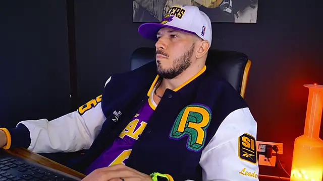 Snapshot of AngeloEric chatting on 02.07.25 AngeloEric online show from 02.07.25