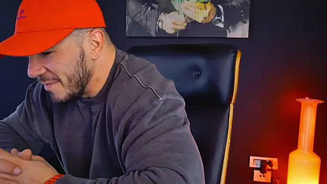 Snapshot of AngeloEric chatting on 03.18.25 AngeloEric online show from 03.18.25