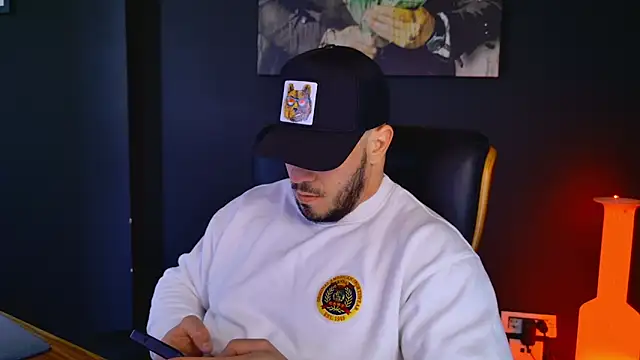 Snapshot of AngeloEric chatting on 03.22.25 AngeloEric online show from 03.22.25