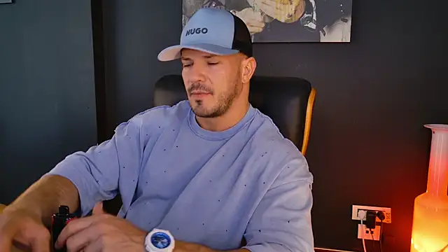 Snapshot of AngeloEric chatting on 09.25.25 AngeloEric online show from 09.25.25