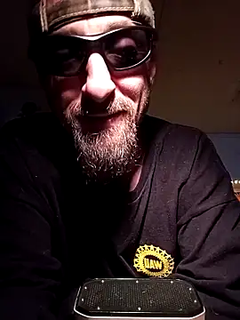 Snapshot of armdy371 chatting on 11.23.25 armdy371 online show from 11.23.25