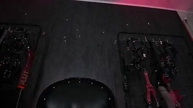 Carolina Arias online show from 12.22.25