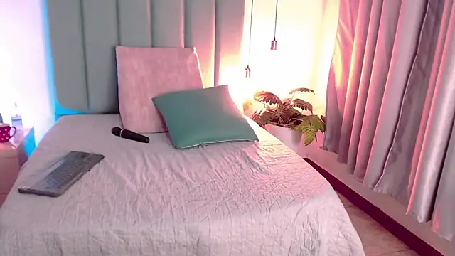 MelissaFoxx online show from 12.28.24