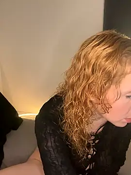 Snapshot of alt_cutie chatting on 09.11.25 alt cutie online show from 09.11.25