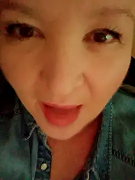 Snapshot of ForgetMeNot50 chatting on 02.18.25 ForgetMeNot50 online show from 02.18.25