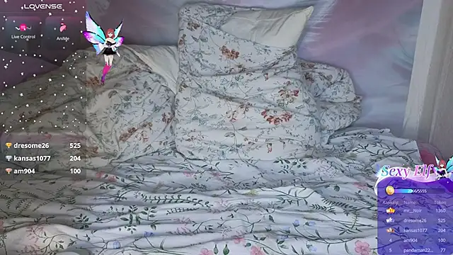 Snapshot of Coralie20_ chatting on 03.17.25 Coralie20 online show from 03.17.25