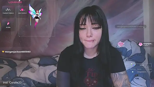 Snapshot of Coralie20_ chatting on 10.19.25 Coralie20 online show from 10.19.25