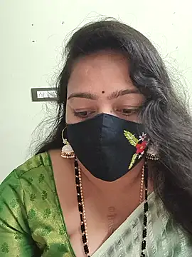 neelu-hoty online show from 11.05.25