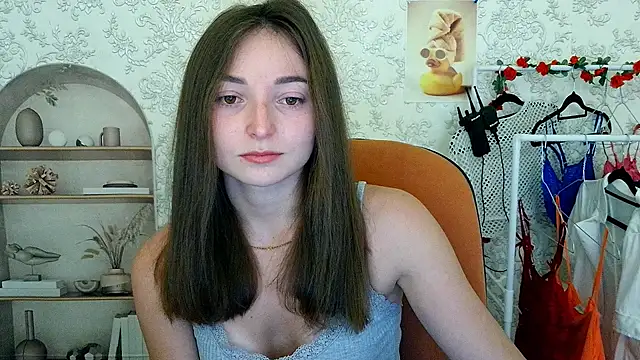  Barbie Kiss  online show from 10.16.25