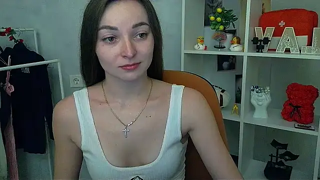  Barbie Kiss  online show from 02.13.26