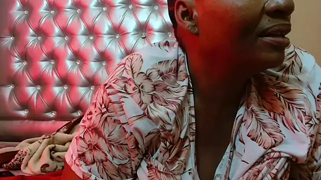 tinagiant online show from 09.10.25