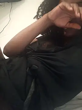 Snapshot of RebecApreta chatting on 11.24.25 RebecApreta online show from 11.24.25