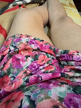 Snapshot of heena13 chatting on 11.14.25 heena13 online show from 11.14.25