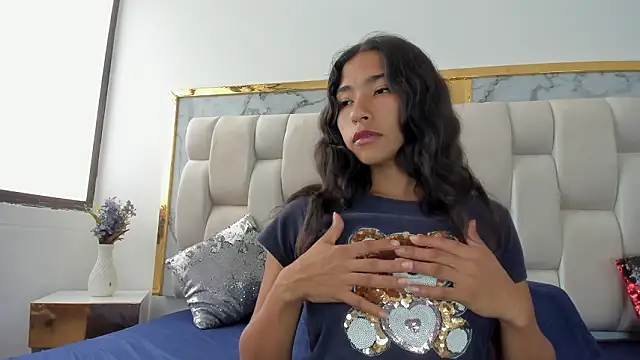 Hanna lens online show from 03.21.26