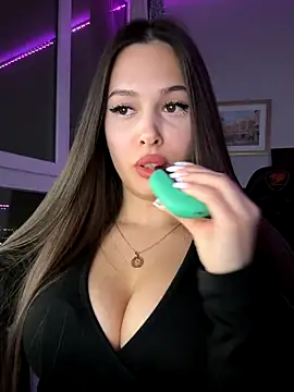 Snapshot of EricaWalls chatting on 12.01.25 EricaWalls online show from 12.01.25