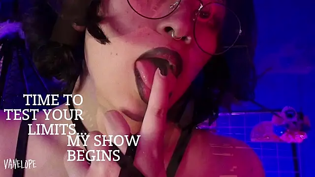 vanelope11 online show from 10.25.25