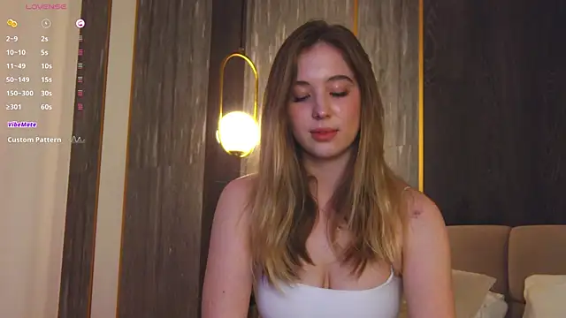 Snapshot of LoraineLuff chatting on 01.30.25 LoraineLuff online show from 01.30.25