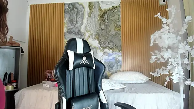 Snapshot of Danna_topless chatting on 01.17.26 Danna topless online show from 01.17.26