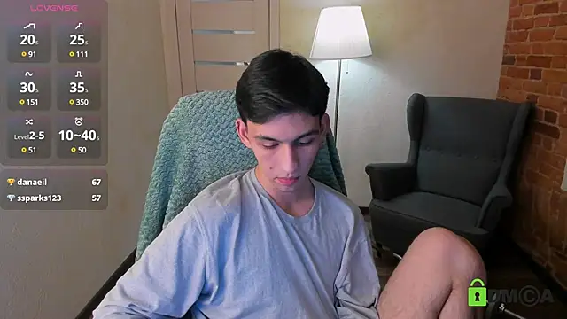 Snapshot of Ul_Tima chatting on 12.04.24 Ul Tima online show from 12.04.24